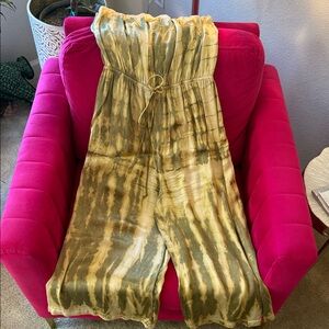 Chic Tie-Dye Jumpsuit in Olive and Mustard